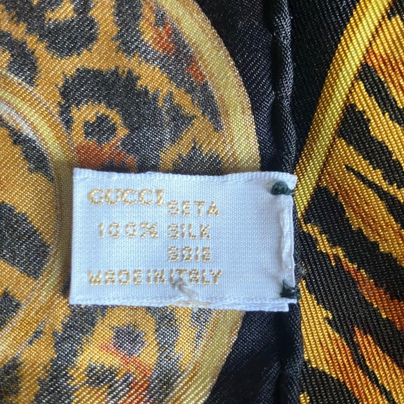 Gucci horse bit animal print chain link silk square scarf - Picture 6 of 16